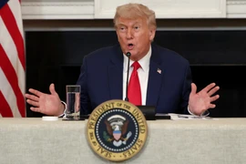 Tổng thống Mỹ Donald Trump sửa đổi lệnh của người tiền nhiệm Joe Biden