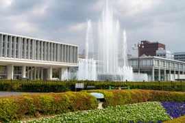 Bảo tàng hòa bình Hiroshima ứng phó ra sao với tình trạng khách tham quan tăng đột biến?