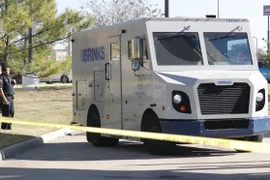 Đột nhập xe an ninh tại Mỹ, trộm lượng trang sức và đá quý trị giá hàng triệu USD