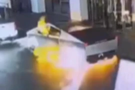 Xe Tesla Cybertruck phát nổ ngay tại sảnh khách sạn Trump ở Las Vegas, Mỹ