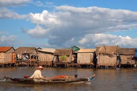 Việt Nam theo sát kế hoạch của Campuchia di dời người gốc Việt ở Biển Hồ