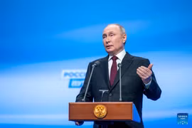 Tổng thống Putin: Nga đang sản xuất hàng loạt tên lửa đạn đạo tầm trung mới nhất