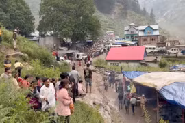 Mưa lớn bất thường khiến 56 người thiệt mạng ở Ấn Độ