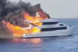 Du thuyền bốc cháy dữ dội tại Biển Đỏ, 3 du khách Anh mất tích