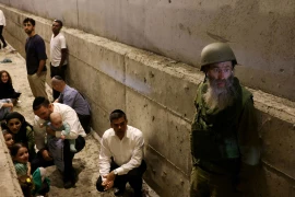 Israel tấn công các mục tiêu quân sự ở Iran