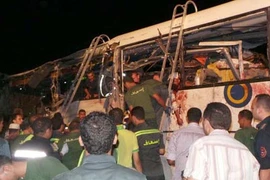 Ai Cập: Hai xe buýt đâm nhau, 38 người chết