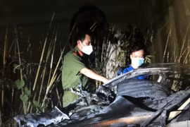 [Tin nhanh tối 17-10-2021] Nghi ngờ vợ ngoại tình, mua xăng đốt ô tô của ‘tình địch’