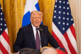 Tổng thống Mỹ Donald Trump dọa áp thuế 25% với dầu của Nga nếu…