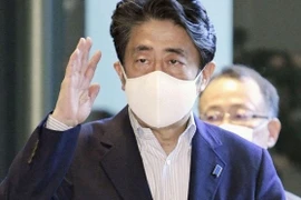 Thủ tướng Nhật Bản đến bệnh viện giữa tin đồn về sức khỏe