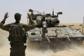 Xe tăng Israel ‘bắn nhầm’ đồn quân sự Ai Cập
