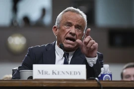 Bộ trưởng Y tế Mỹ sa thải tất cả thành viên ủy ban cố vấn vaccine