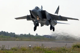 Chiến đấu cơ Nga xuất kích chặn máy bay Mỹ trên Thái Bình Dương