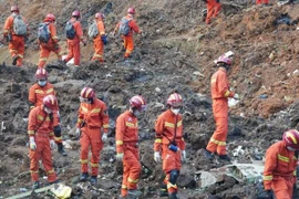 Trung Quốc tìm thấy hộp đen vụ máy bay chở khách rơi