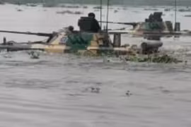 Xe tăng T-72 chìm trong lúc vượt sông, 5 binh sĩ Ấn Độ thiệt mạng