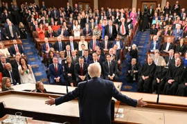 Tổng thống Donald Trump lần đầu phát biểu trước Quốc hội: Nước Mỹ đã trở lại!