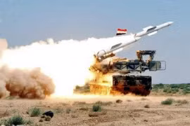Phòng không Syria khai hỏa bắn hạ tên lửa Israel