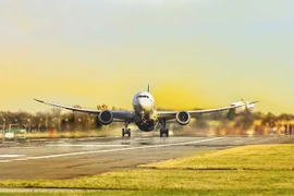 Máy bay chở khách của Mỹ hạ cánh khẩn cấp ở Cuba