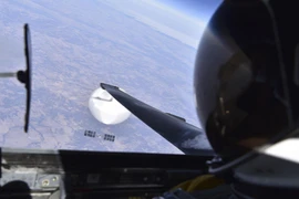 Phát hiện khinh khí cầu lạ bay qua không phận, Mỹ lập tức điều chiến đấu cơ áp sát