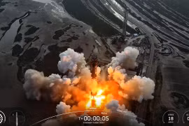 Video SpaceX phóng thành công Starship, lần đầu triển khai vệ tinh mô phỏng Starlink