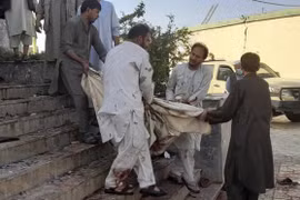 Đánh bom kinh hoàng tại Afghanistan, ít nhất 50 người chết