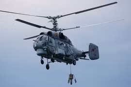 Trực thăng Nga bắn phá xuồng không người lái Ukraine lao về phía Crimea