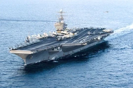 Houthi tuyên bố tấn công tàu sân bay USS Abraham Lincoln của Mỹ