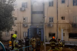 Hezbollah bắn hàng chục rocket vào Israel khiến 2 dân thường thiệt mạng