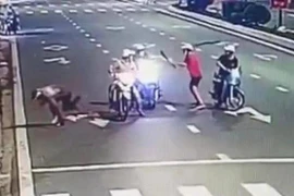 [Tin nhanh sáng 25-7-2022] Chém người dừng đèn đỏ lúc rạng sáng