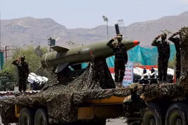 Houthi tập kích tên lửa và UAV vào tàu chở dầu ở Biển Đỏ