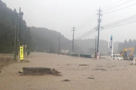 Mưa lớn gây lở đất và lũ lụt tại Nhật Bản