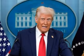 Tổng thống Mỹ bất ngờ hoãn áp thuế với Mexico và Canada vào phút chót