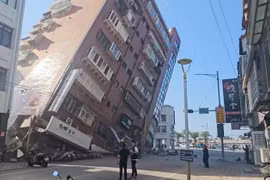 Cảnh đổ nát trong trận động đất mạnh nhất 25 năm ở Đài Loan