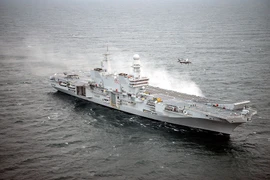 Lần đầu tiên tàu sân bay Italy thăm cảng của Nhật Bản