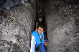 [ẢNH] Dân thường mắc kẹt trong cuộc giao tranh ác liệt giữa Amenia và Azerbaijan