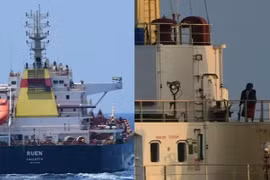 Chiến hạm Ấn Độ chặn tàu hàng bị nhóm cướp biển Somalia bắt