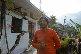 Nhiều vết nứt bí ẩn xuất hiện tại thị trấn hành hương nổi tiếng trên dãy Himalaya 