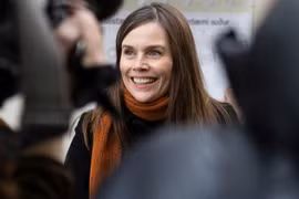 Thủ tướng Iceland tham gia đình công vì bình đẳng giới