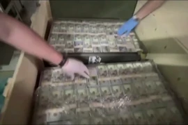 Cận cảnh lực lượng an ninh Thổ Nhĩ Kỳ thu giữ 1 tỷ USD tiền giả