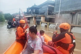 Lũ quét kinh hoàng khiến ít nhất 15 người thiệt mạng ở Indonesia