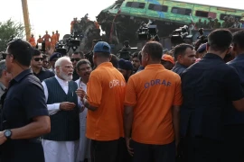 Thủ tướng Ấn Độ thị sát hiện trường vụ tai nạn đường sắt 