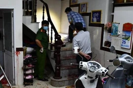 [Tin nhanh sáng 26-10-2021] Đang xem tivi, 2 vợ chồng bị đâm nhiều nhát, cướp tài sản 