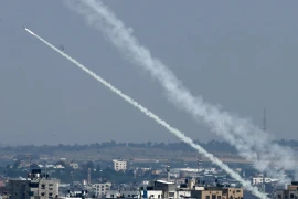 Hàng trăm quả rocket được phóng từ Dải Gaza vào Israel