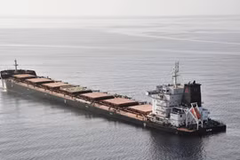 Bị Houthi tấn công, tàu chở than Hy Lạp chìm xuống Biển Đỏ