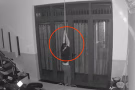 [Tin nhanh sáng 6-7-2022] Đu dây vào nhà dân trộm tài sản