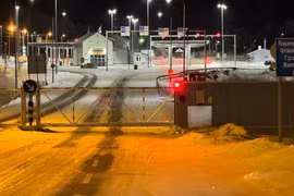 Phần Lan triển khai quân đội dựng hàng rào gần biên giới với Nga