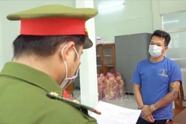 [Tin nhanh tối 18-2-2021] Bắt tạm giam đối tượng tấn công cán bộ công an xã