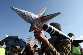 Houthi tuyên bố tấn công 2 tàu sân bay Mỹ tại Trung Đông