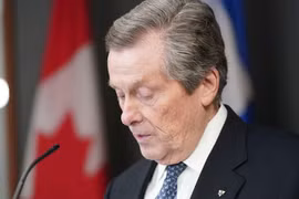 Bê bối ngoại tình với cấp dưới, Thị trưởng Toronto từ chức