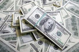 Ném 7,5 triệu USD ra bãi rác