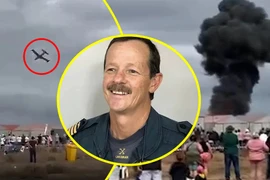 Khoảnh khắc máy bay lao thẳng xuống đất khi biểu diễn khiến phi công tử nạn